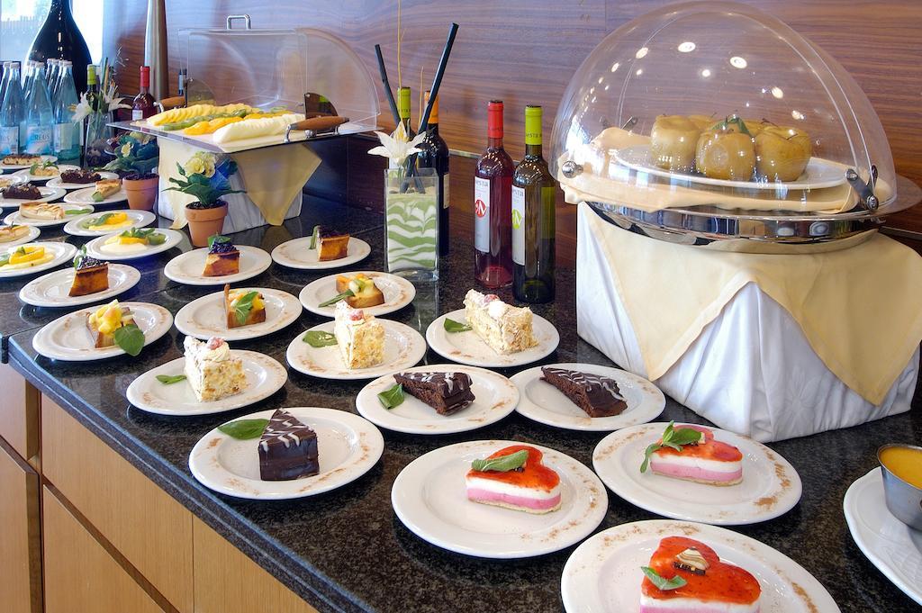 Evenia Rossello Hotel Barcelona Fast-food foto